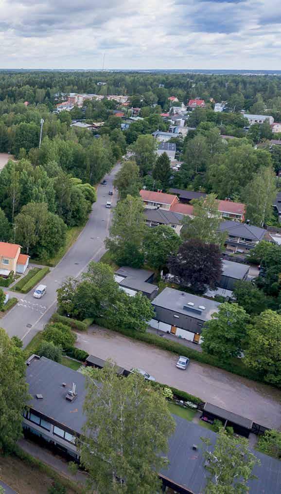Koti Metsälässä on sijainniltaan ihanteellinen. Hyvät palvelut ja liikenneyhteydet mahdollistavat helpon liikkumisen ja arjen pyörittämisen.