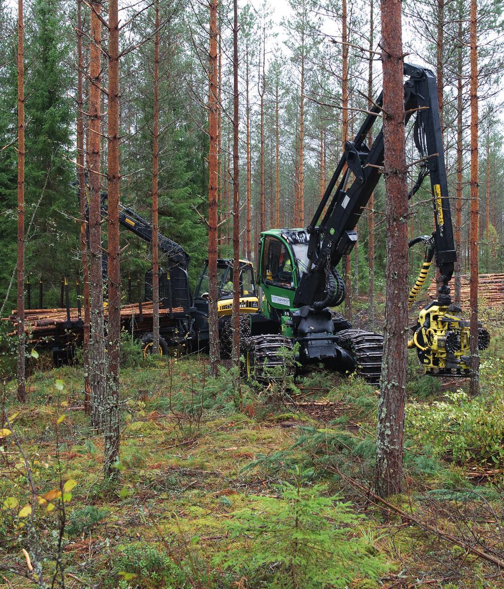 METSÄKONEENKULJETTAJA, METSURI-METSÄPALVELUJEN TUOTTAJA METSÄALAN PERUSTUTKINTO Metsäkoneenkuljettajan koulutuksessa harjoitellaan kuormatraktorin ja harvesterin käyttöä ja päivittäisiä tärkeitä