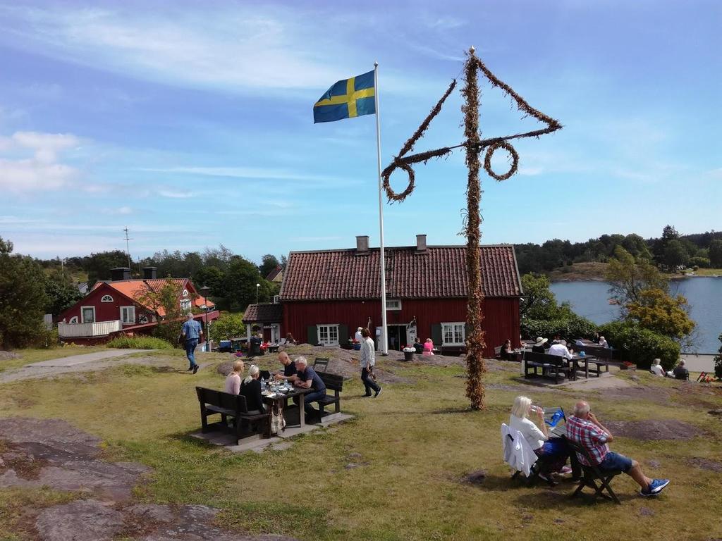 Seurakunnat vs kunnat - historiaa Piirit tai väestökirjanpitopiirit (ruots. distrikt tai folkbokföringsdistrikt) on Ruotsissa 1.