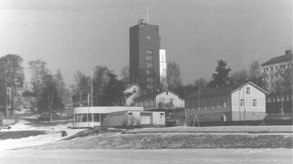 SISÄTILOISTA 20. VALOKUVAT 21.