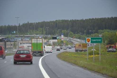 11 (21) 7 Tampereen kaupunkiseudun tieverkko ja sen kehittämistarpeet Lisääntynyt maankäyttö on jo aiheuttanut liittymien ja kapasiteetin kehittämistarvetta Tampereen kaupunkiseudun maanteillä.