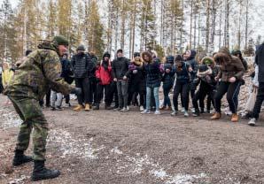 Muut 25 naulaajaa olivat prikaatin eri henkilöstöryhmien ja eri yhteistyötahojen edustajia.