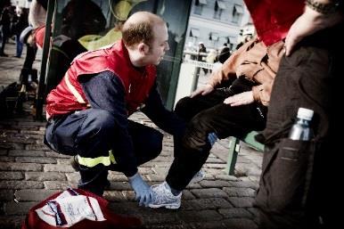Suomen Punainen Risti perustettiin vuonna 1877 nimellä Yhdistys haavoitettujen ja sairasten sotilasten hoitoa varten.