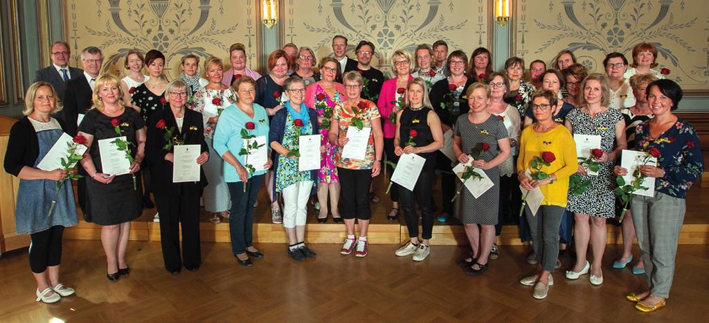 Henkilökunnan merkkipäivälahjat ja huomioiminen pitkästä palvelusta Kuopion kaupungin hopeinen ansiomerkki myönnetään 20 vuoden palvelusta. Kultainen ansiomerkki myönnetään 30 vuoden palvelusta.