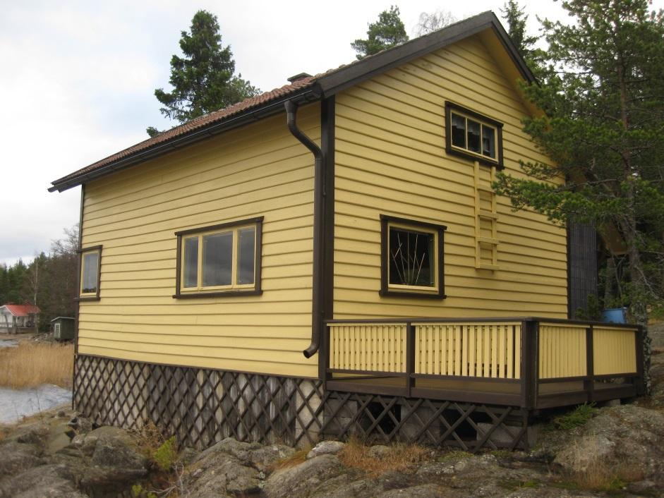 TUULENPESÄ 684-420-1-198 Nopontie 33b Luokka B: Lievemmin suojeltava kohde. 1950-luvun huvilatontti maisemallisesti merkittävällä paikalla kallion päällä Kortelanlahden rannalla.