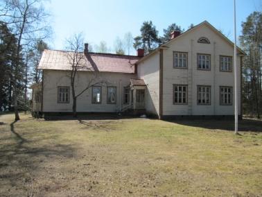 kesäasuinkäytössä ja hyväkuntoinen.