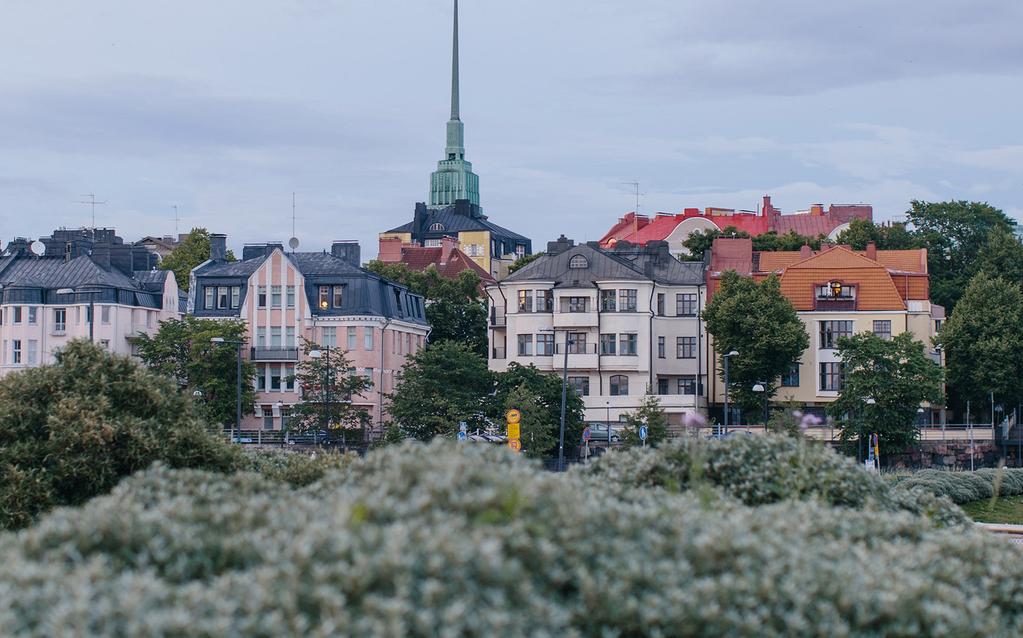 Henkilöstö ja toimipaikat S-RYHMÄN KESKEISET LUVUT 2018 2017 2016 Veroton vähittäismyynti, milj.