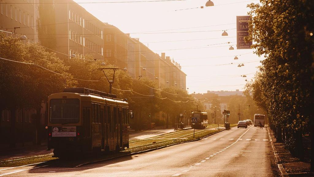 Asuntojen käyvästä arvosta 98,3 prosenttia seitsemässä suurimmassa kasvukeskuksessa Alue Helsingin seutu Tampereen seutu Asuntojen määrä, kpl Asuntojen käypä arvo, M Käypä arvo, tuhatta euroa /