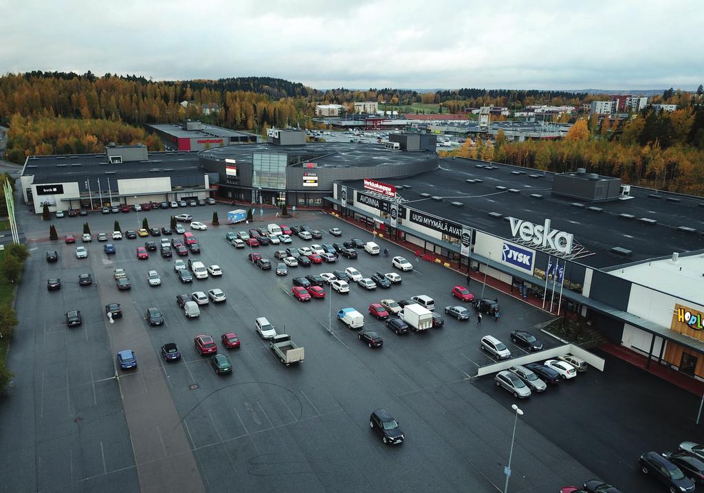 05 KAUPPAKESKUS VESKA LIIKENNEMÄÄRÄENNUSTE 3 90 0 0 3 60 14 100 15 000 Naistenmatkantie 11 400 Nuolialantie 10 200 Tampereen Keskustorilta Veskaan pääsee kolmella eri kaupunkiliikenteen bussilla (1,