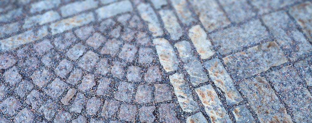 Tämä artikkeli käsittelee tuloerojen muutoksia, niiden taustatekijöitä sekä sitä, ketkä ovat menettäneet talouksien rakenteiden muuttuessa.