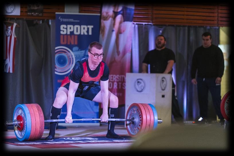 Kolmas oli Tammelan Ryskettä ja Forssan yhteislyseota edustanut Nenna Asp 387,1:llä IPF-pisteellä (245 kg). Naisten korkea-asteen kilpasarjassa taistelu oli toista-astetta tiukempaa.