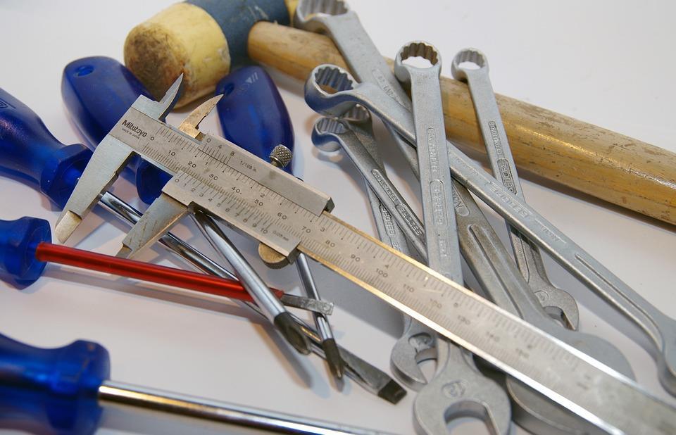 Työkalut Mitä autoalan työkaluja tunnet jo suomeksi? Kirjoita työkalut käsitekarttaan!
