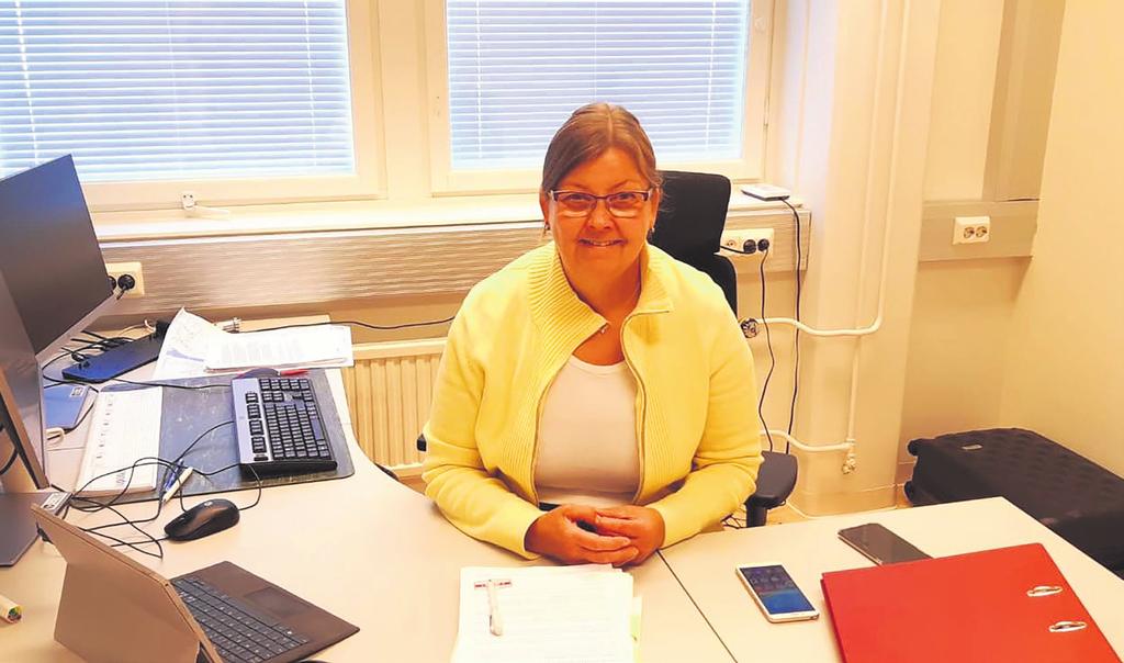15. ELOKUUTA 2019 SIVU 3 PyhäKuidun valokuitumyynnistä vastaa Maija-Liisa Nordström MARTTA RAUTAKOSKI Maija-Liisa Nordström on uusi Täyskuitu-myyjä Pyhäjoen alueella: Pyhäjokiset ihmiset ja kylät