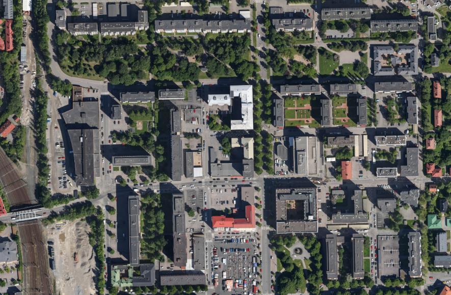 5 2. LÄHTÖKOHDAT 2.1 Selvitys suunnittelualueen oloista 2.1.1 Alueen yleiskuvaus 2.1.2 Luonnonympäristö 2.1.3 Rakennettu ympäristö Yhdyskuntarakenne Suunnittelualue sijaitsee XV kaupunginosassa (Tammela) kaupungin ydinkeskustan itäpuolella osoitteessa Tammelan puistokatu 20.