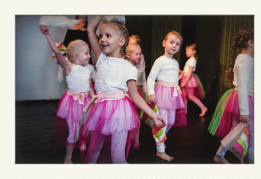 Omia valintoja Arviointi varhaisiän opetuksessa Arviointi on tärkeässä roolissa kokonaisvaltaisessa tanssinopetuksessa alusta alkaen.