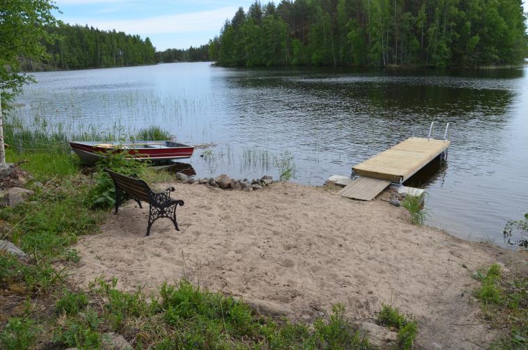 SAUNA Sauna on puulämmitteinen. Saunapuita löytyy varastosta.