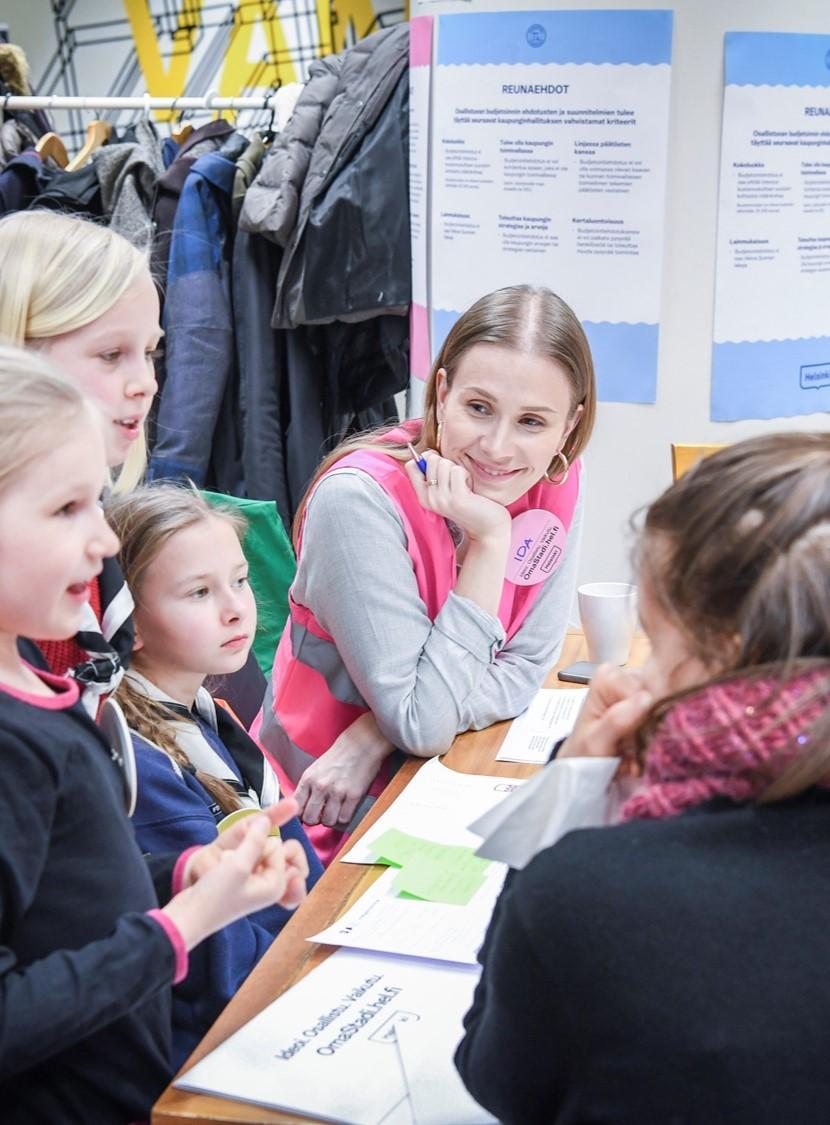 Mikä OmaStadi? OmaStadi on Helsingin kaupungin tapa toteuttaa osallistuvaa budjetointia koko kaupungin laajuudessa. Helsinki käyttää 4,4 miljoonaa euroa kaupunkilaisten ideoiden toteuttamiseen.