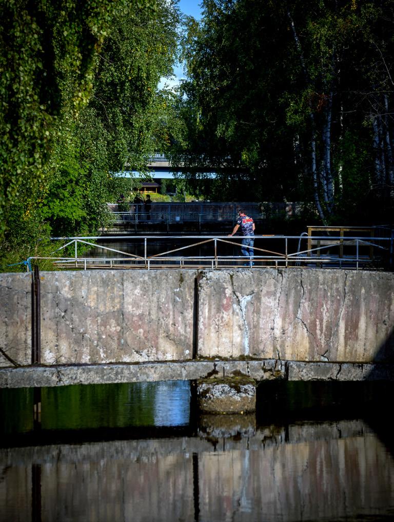 arvekkeelta avautuvat upeat jokimaisemat Iijokisuistoon ja ulkona voit ihastella Iin Haminan historiallisia puitteita tai levähtää jokirannassa.