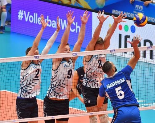 Italia jatkaa MM-kisoissa tappioitta lyötyään Suomen 3-0 21.09.