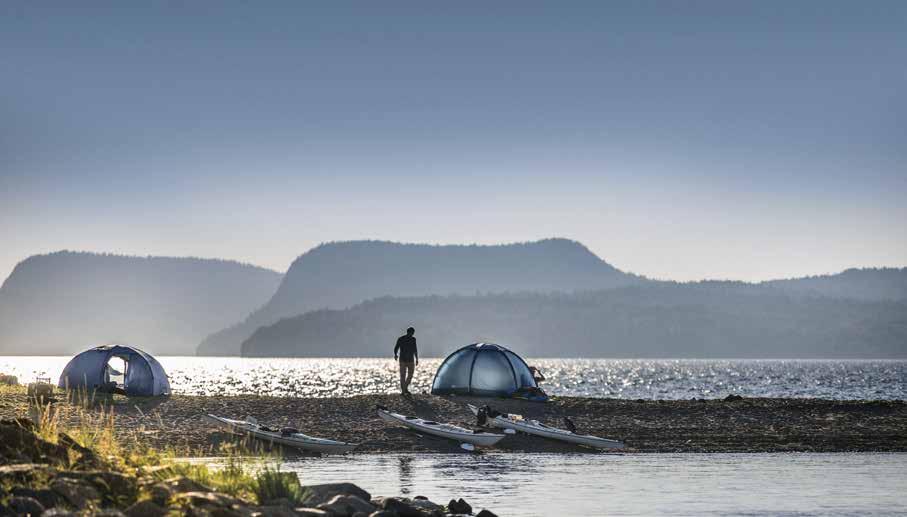 Yhdessä Ruotsin matkailuyhdistyksen (Svenska Turistföreningen) ja Ruotsin ulkoiluseuran (Friluftsfrämjandet) kanssa Fjällrävenin innovatiiviset teltat, makuupussit, reput ja ulkoiluvaatteet saivat