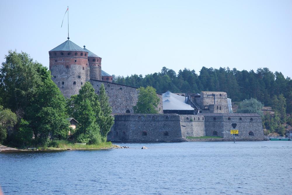 Olavinlinna on yksi Suomen suosituimmista nähtävyyksistä