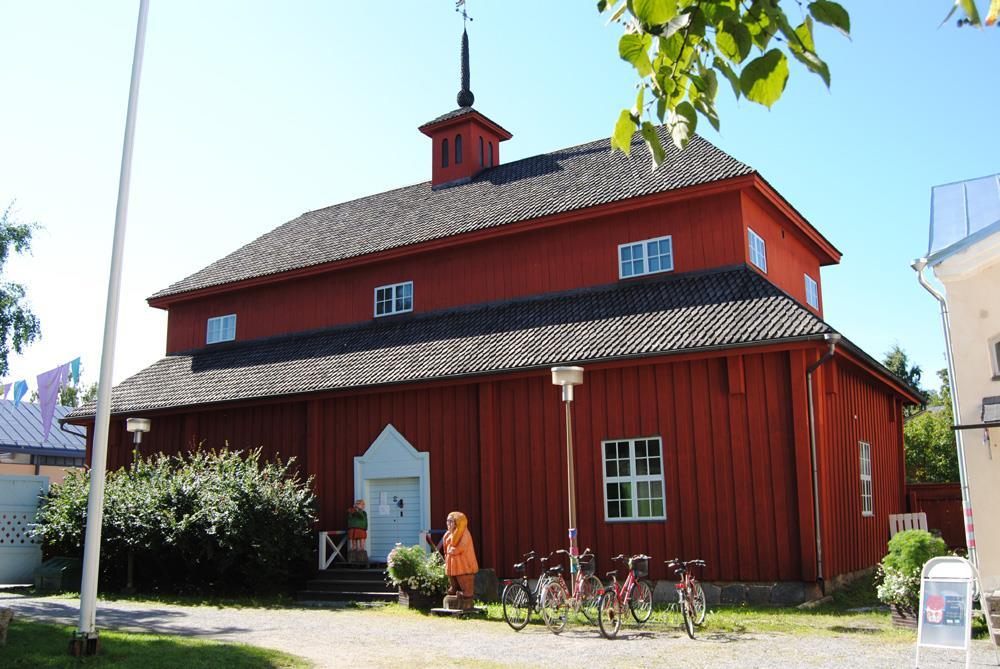Kokkolan Pedagogio Suomessa on yli tuhat museota, ammattimaisesti