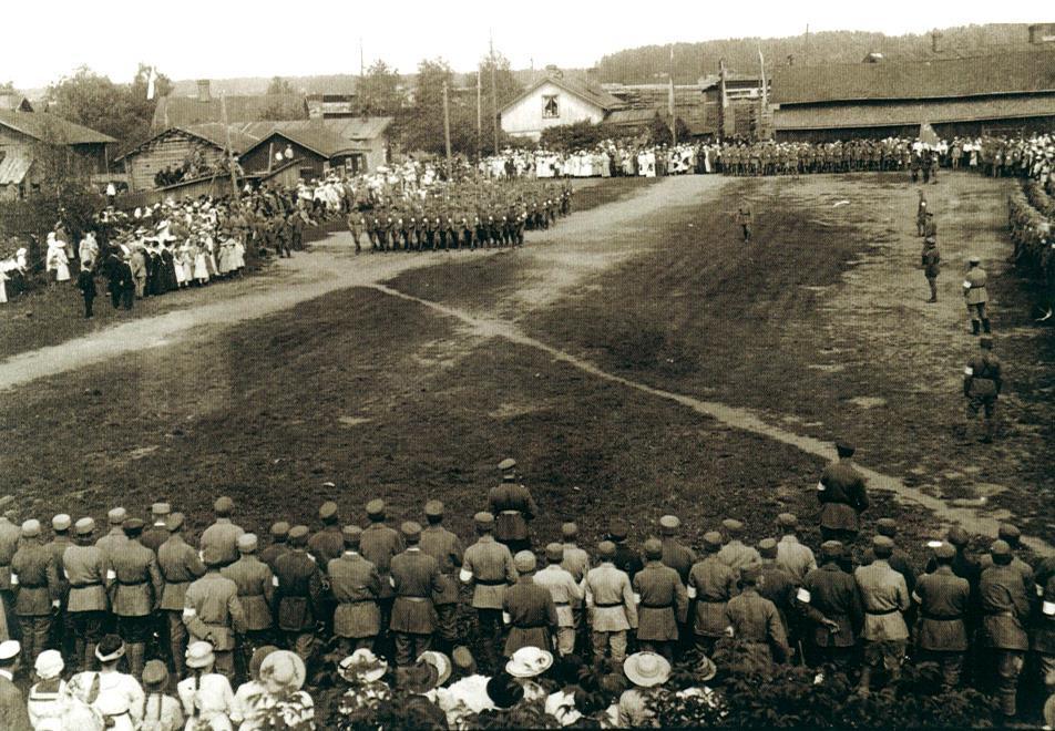 Suojeluskuntien paraati 4.8.1918.