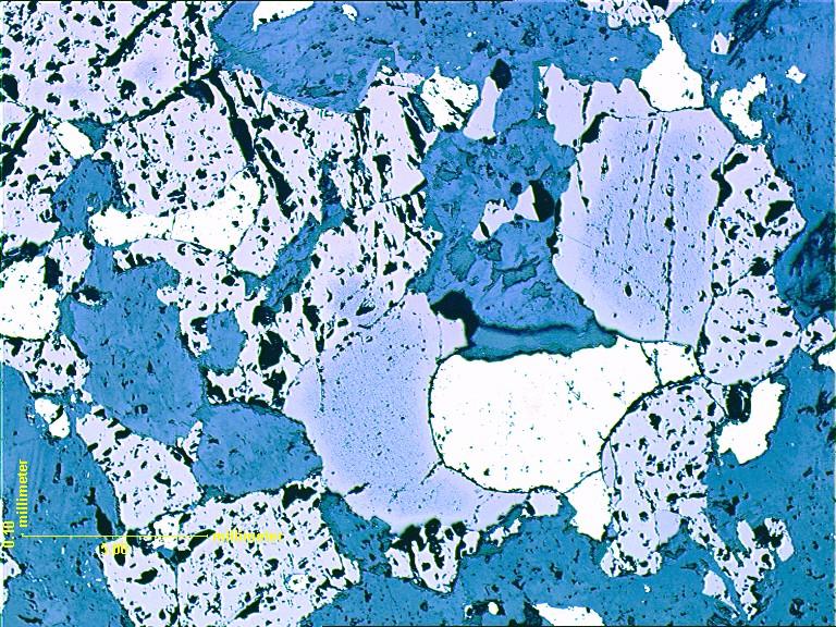 Apatite, magnetite and ilmenite agglomeration. Kuva 7.