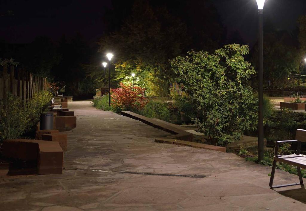 Puistovalaistuksen valonjaot Tunnelmaa ja turvallisuutta Valaistuksen suunnittelu julkisiin tiloihin helpottuu, kun käytettävissä on maailman laajin optinen valikoima.