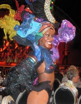 Illalla mahdollisuus nähdä maailmankuuluisa Tropicana show, joka on tanssixanut Kuubaa maailmankartalle aina