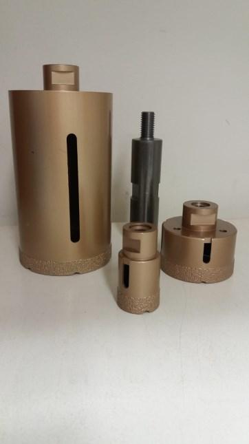 35 2110000104 Huulloslevy E RST 1,5 mm 2.50 2110000105 Huulloslevy F RST 1,5 mm 2.