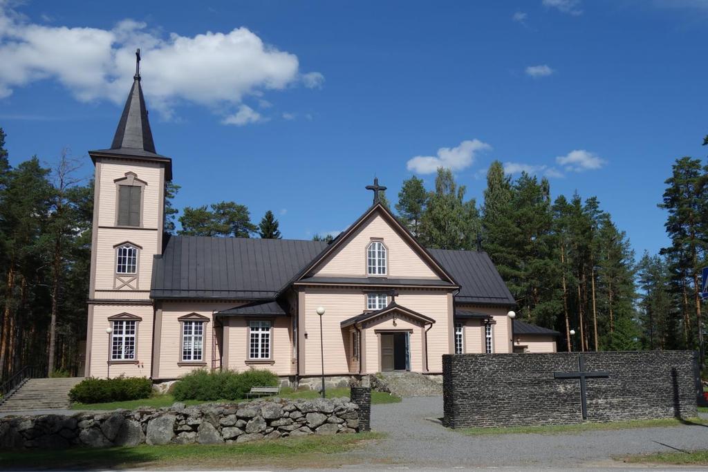 Kirkollisia rakennuksia ovat kirkot, kellotapulit, siunaus- ja hautakappelit sekä hautausmaalla olevat niihin rinnastettavat rakennukset.