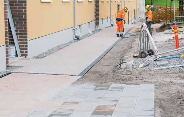 KULJETUSPALVELU Betonilaatasta saat tuotteet tarvittaessa pihalle,