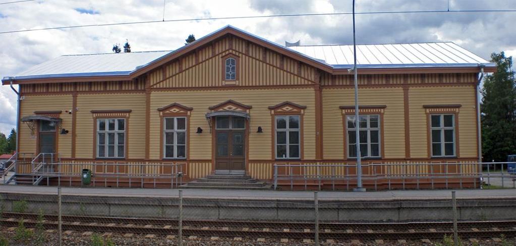 jatkettu 3-kerroksisella asuinrakennuksella vuonna 1960-luvulla.