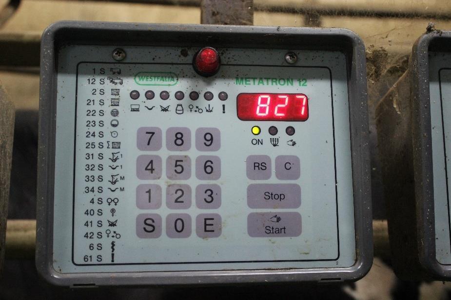 18 Kuva 7 Lypsy-yksikön näyttö Jokainen lypsy-yksikkö asetetaan automaatti asennolle, jolloin yksikön