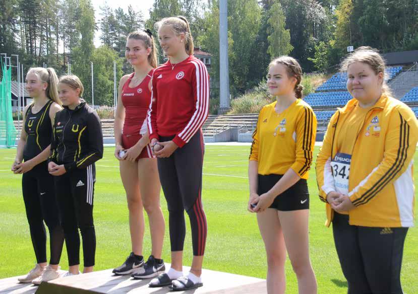 Joukkuekilpailussa Tiina ja Sohvi saivat pronssia tuloksella