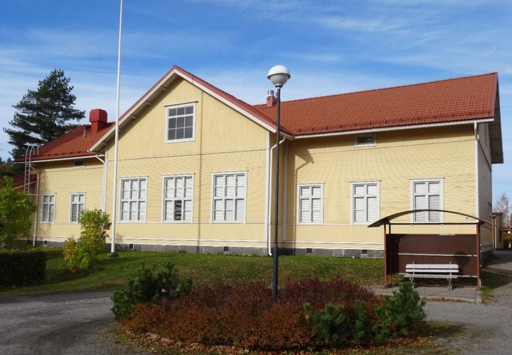11. Sumiaisten kirkonkylän työväentalo Työväentalo on rakennettu talkootyönä vuonna 1931 entisen palaneen