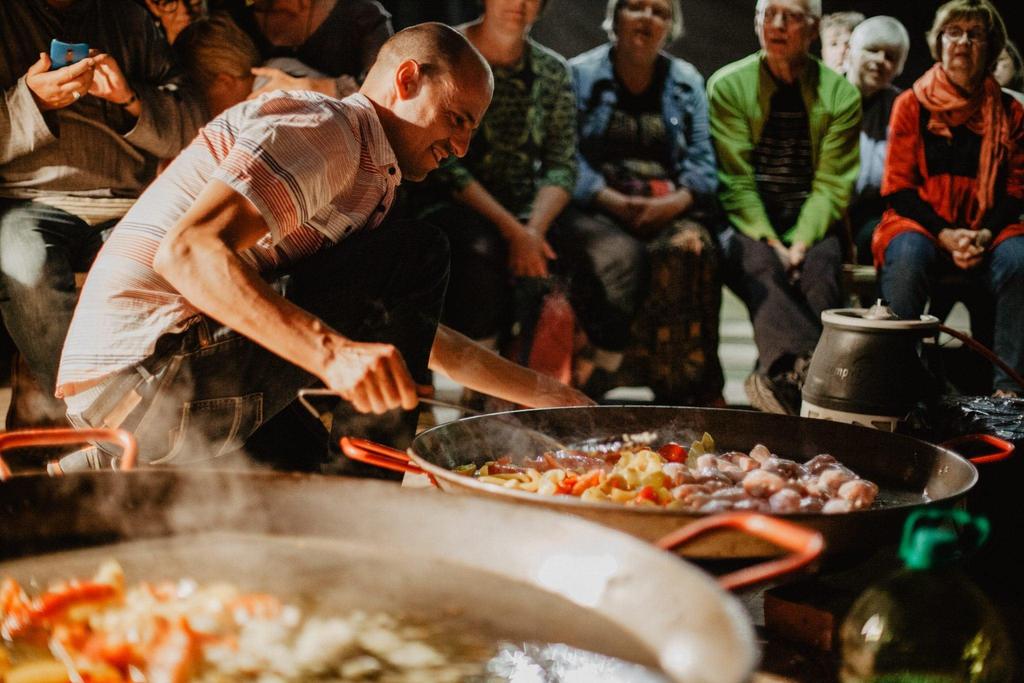 Tuotamme pysyvää jälkeä, tai pikemminkin taiteen jatkumoa kolmipäiväisen festivaalin lisäksi.