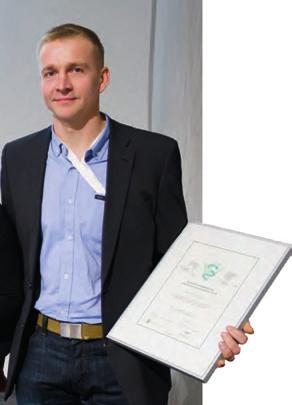 Yleisä antoi pitkät ja raikuvat aplodit. AP tyen. Yrittäjäasiamies vastaa lisäksi kaikkien jäsenten kysymyksiin eläinlääkintäautosta, verotuksesta ja liiton vakuutuksista.