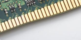 DDR4-moduulien reuna on kaareva, joten ne on helpompi asettaa paikalleen ja PCB-kortti rasittuu vähemmän, kun muistimoduuli asetetaan paikalleen. Kuva 3.