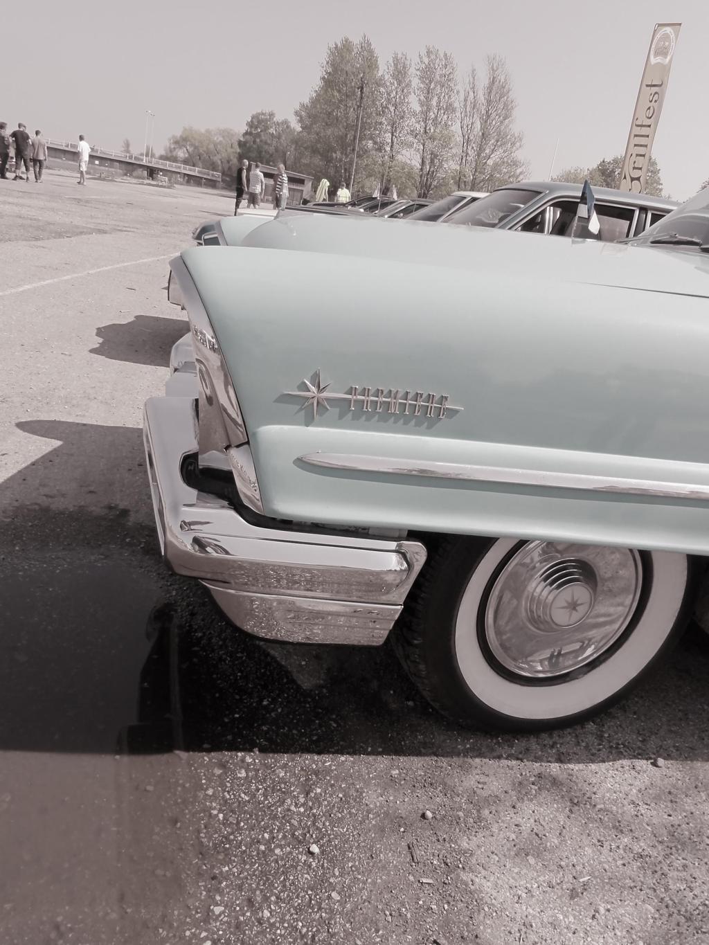 Naapurimaiden harrastetapahtumissa ei tule liika kyläiltyä. Toki monet ovat jo tutustuneet American Beauty Car Showhun Viron Haapsalussa. Kiihdytyskilpailuihin lienee myös moni tutustunut.