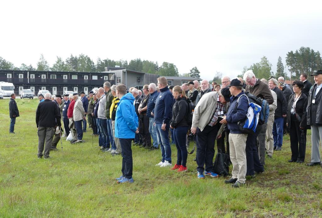 Päivät alkoivat yhteisellä lippujen nostotilaisuudella. 37.