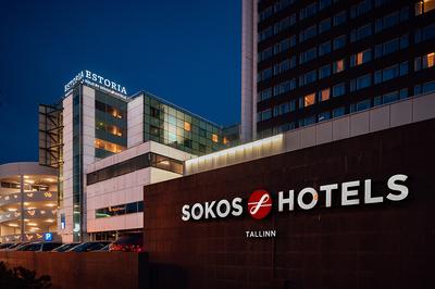 Solo Sokos Hotel Estoria **** Hotelli sijaitsee Tallinnan ydinkeskustassa Original Sokos Hotel Virun ja Viru-keskuksen vieressä.