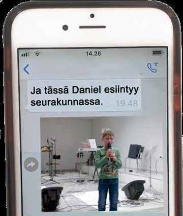 IGNAT IVANOV, Toiminnanjohtaja - Selfie Sashan kanssa Missä Sasha on tänään? "Ja tässä Daniel esiintyy seurakunnassa." Sasha oli aina innokas poseeraamaan valokuvissa.