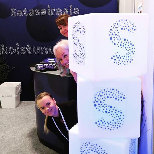 Vakituisesta henkilöstöstä korkein keski-ikä oli hallinnon ammattiryhmässä 52,4 vuotta ja matalin eriasteiset sairaanhoitajat ammattiryhmässä 46,2 vuotta. Naisten osuus henkilöstöstä oli 84,3 % (v.