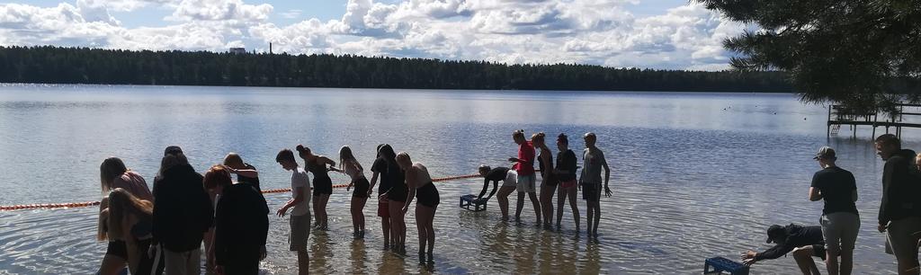 Elämän siiville Yläaste on itsenäistymisen aikaa, suurten kysymysten aikaa. Rippikoulu tarjoaa mahdollisuuden pohtia omaa elämää ja itselle tärkeitä asioita uudella tavalla.