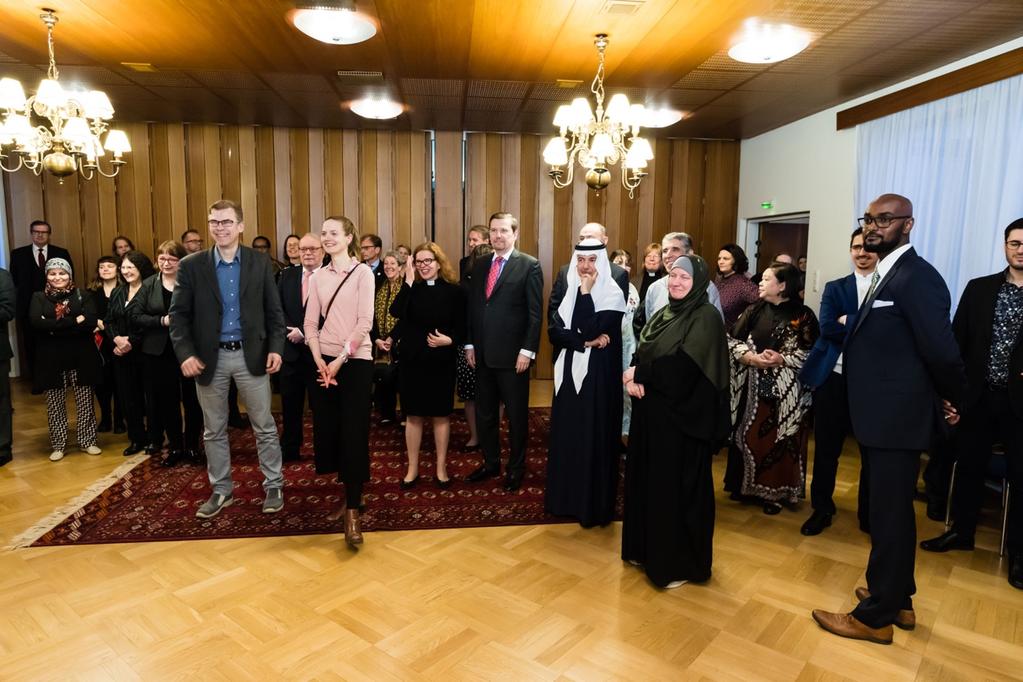 Vieraiksi Suomen Islam-seurakunnan tiloissa järjestettyyn tilaisuuteen saapui Foorumin entisiä ja nykyisiä toimijoita, ystäviä ja yhteistyökumppaneita, yhteensä noin 60 henkeä. 13.5.