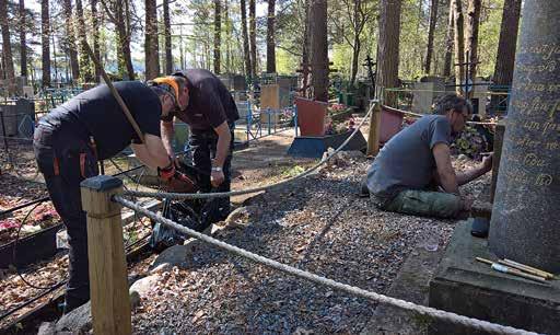 Kun paikkakunnan asukkaat ovat nähneet, miten suomalaiset kunnostavat esiisiensä leposijoja, hekin kunnioittavat näitä pyhiä paikkoja, ja onhan vanha Taisto Pullinen sai Vuoden