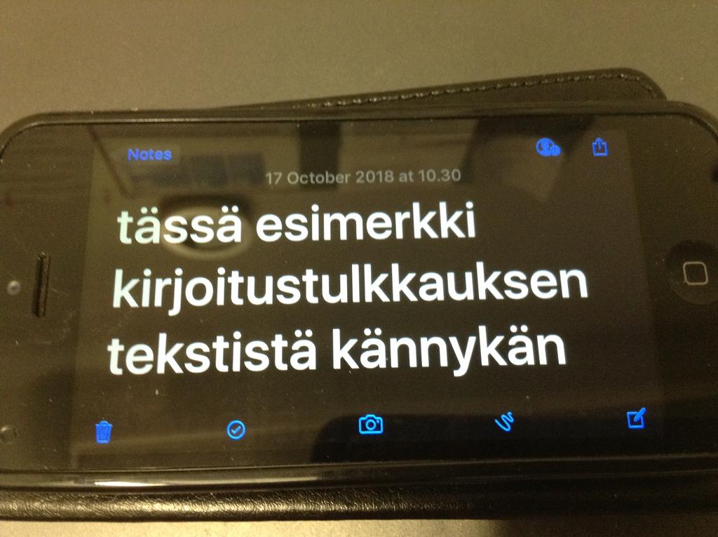 Kirjoitustulkkaus kuulonäkövammaisille - mitä se on? Stina Ojala & Riitta Lahtinen Kirjoitustulkkaus on kielensisäistä tulkkausta, eli puhe kirjoitetaan tekstiksi [1].