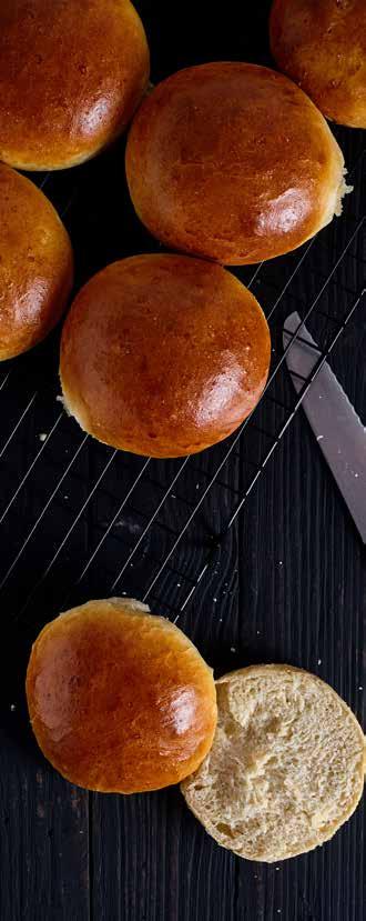 LEIPOMOTUOTTEET Hampurilaissämpylät 5001384 Brioche sämpylä 50 x 85 g 569334 Brioche sämpylä halkaistu 60 x 70 g HF03 Brioche punajuuri & musta sesam, halkaistu 28 x 85 g 5024 Wibox Brioche